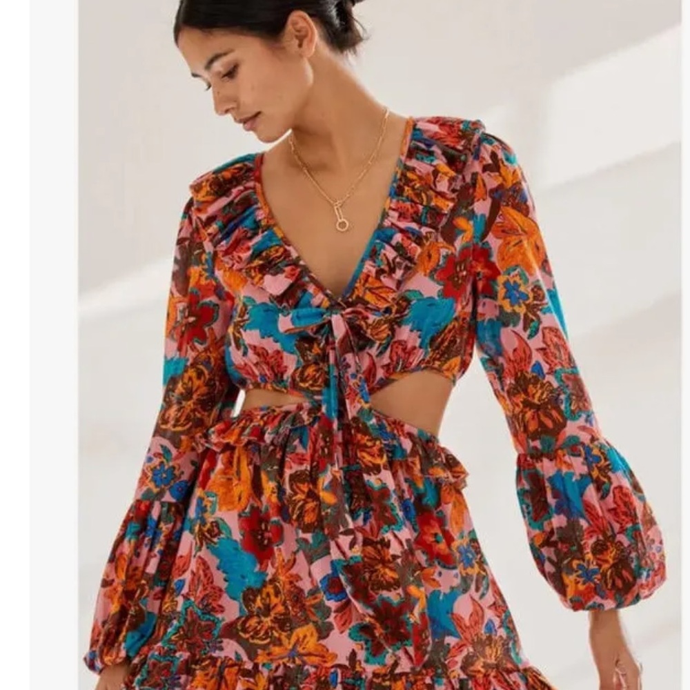 Floral Ruffle Crop Top - Picture 6 of 16